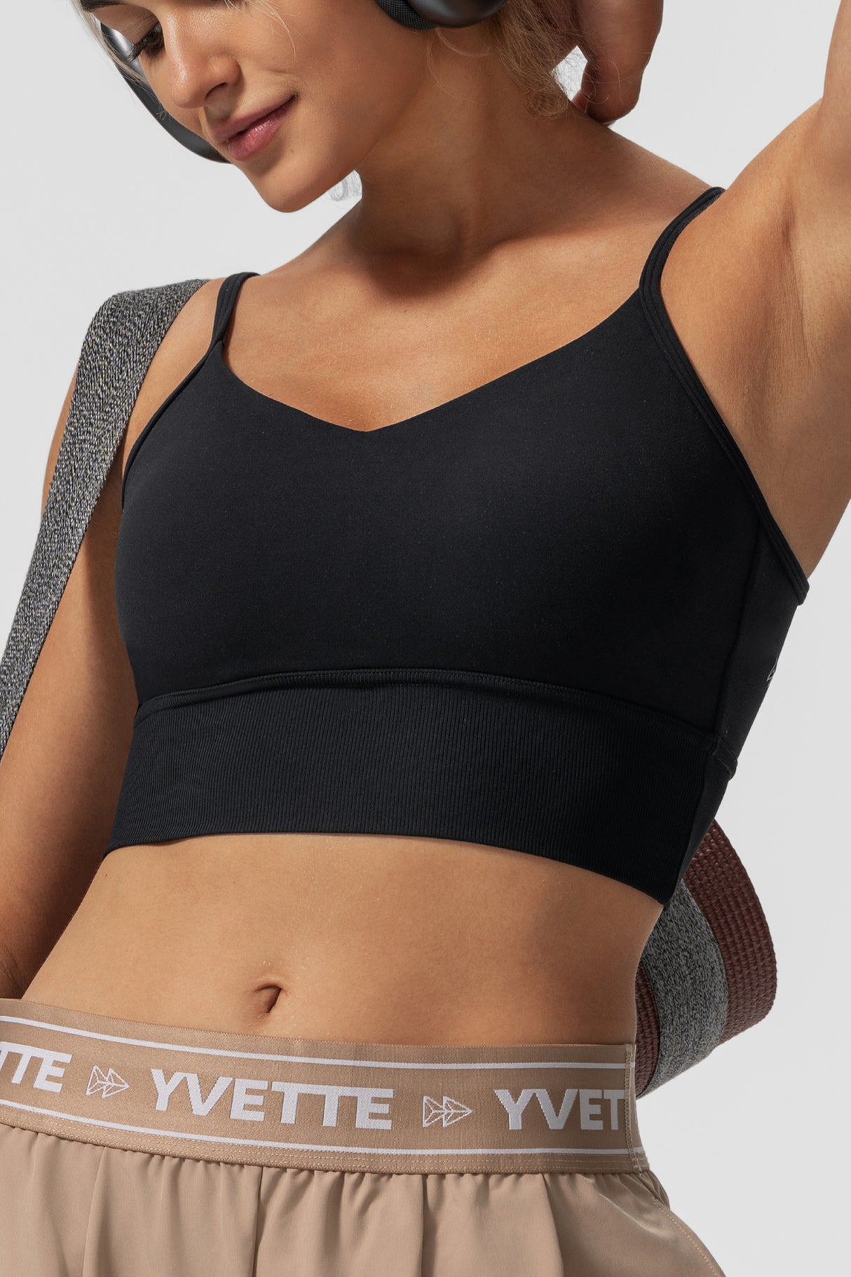 Reggiseno yoga imbottito a coste con scollo a V Echo | Reggiseno sportivo leggero da donna