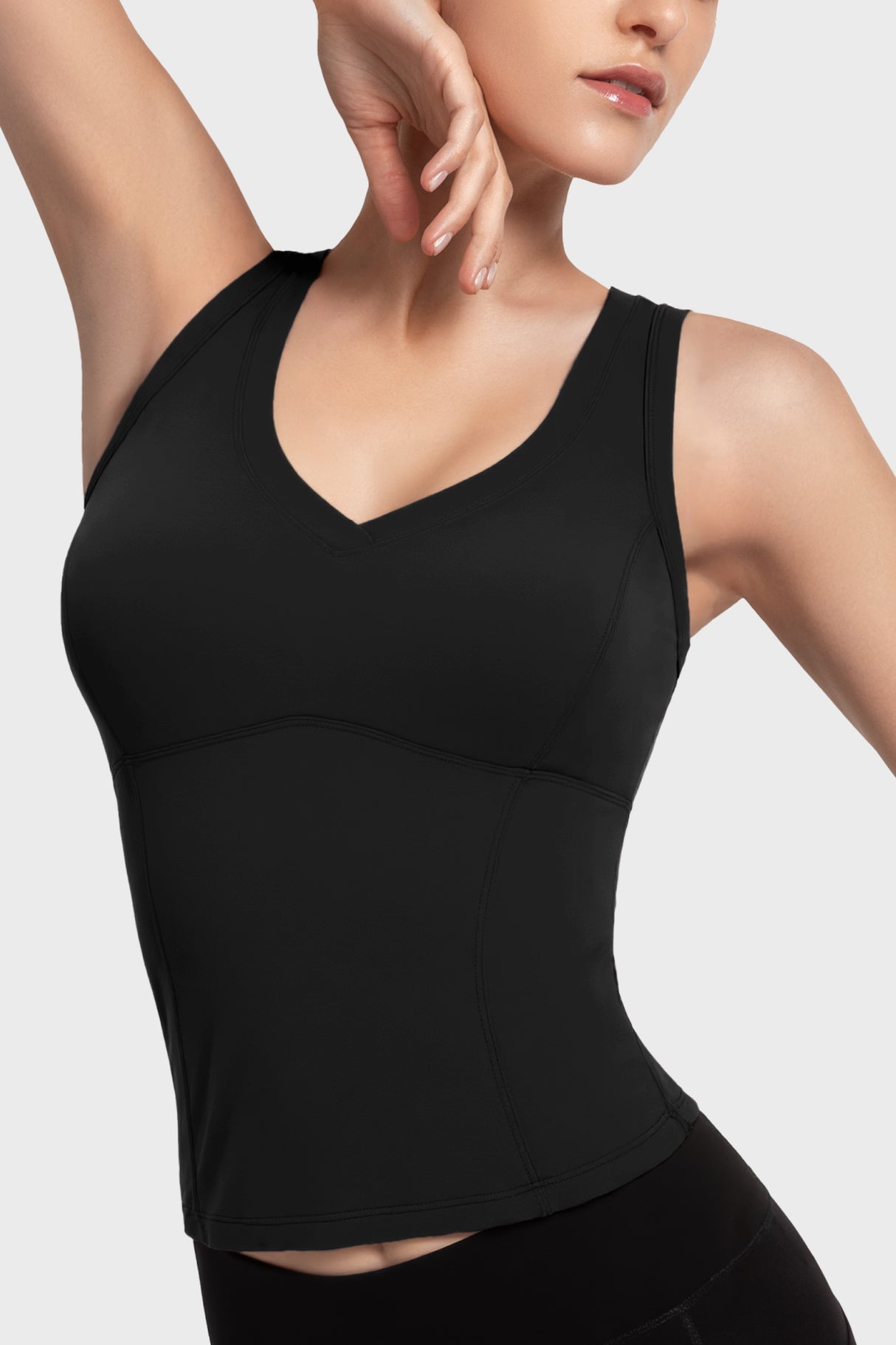 Camiseta de tirantes con escote en V y almohadillas integradas | Camiseta deportiva para mujer
