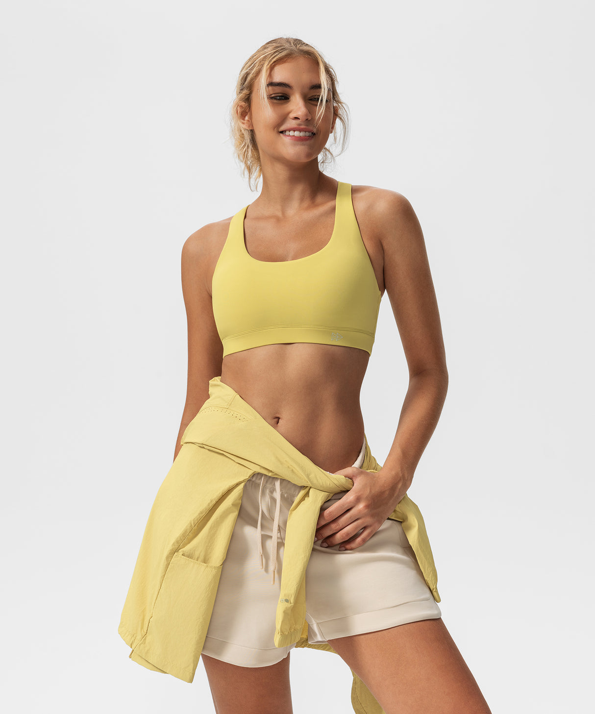 Reggiseno yoga imbottito con scollo a barchetta e schiena incrociata | Reggiseno sportivo con supporto leggero da donna