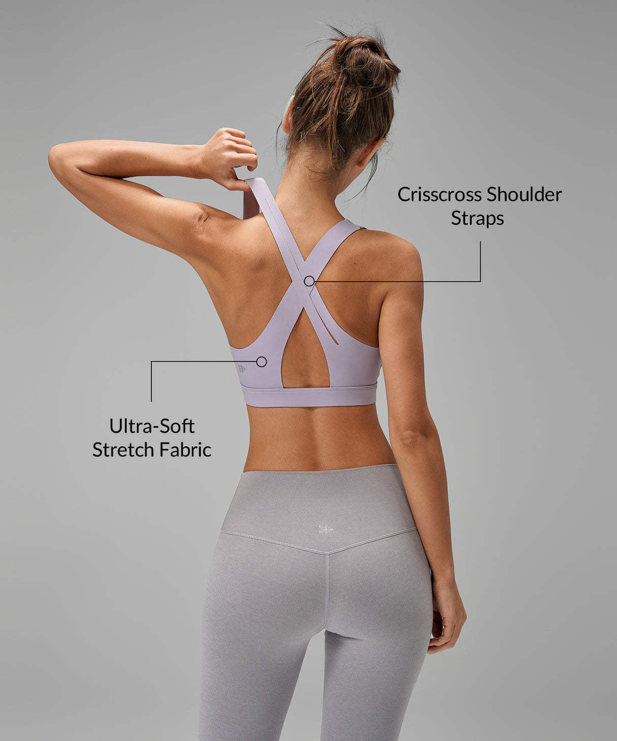 Sujetador de yoga con cuello en V y almohadillas extraíbles Anywhere Crisscross | Sujetador deportivo de sujeción ligera para mujer Sujetador de yoga con cuello en V y almohadillas extraíbles Anywhere Crisscross | Sujetador deportivo de sujeción ligera para mujer