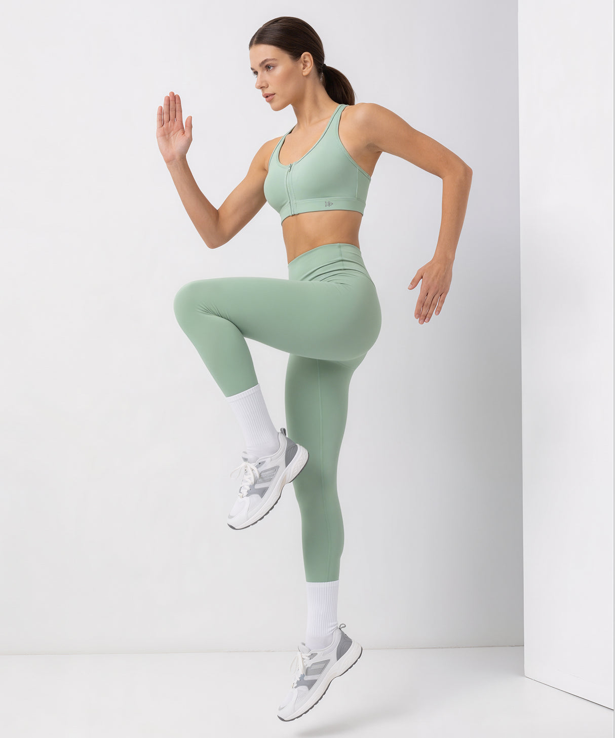 Shift Front Zip Sewn-in Pads Racerback Running Bra | Women's High Support Sports Bra