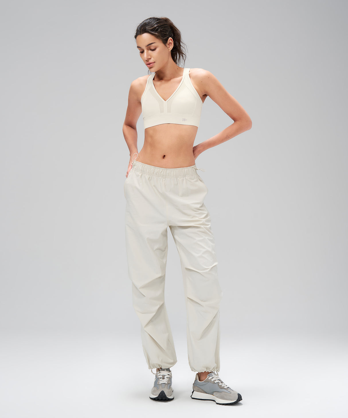 Power V-Neck Adjustable Cross Back Padded Running Bra | Women's High Support Sports Bra