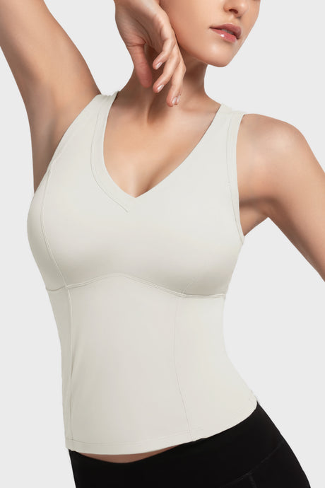 Canotta sportiva da donna Anywhere con scollo a V e coppe cucite | Canotta quotidiana