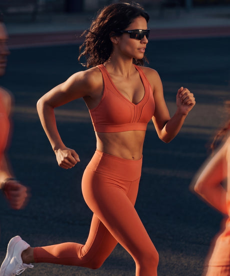 Sujetador para correr Power con cuello en V y espalda cruzada | Sujetador deportivo de alta sujeción para mujer