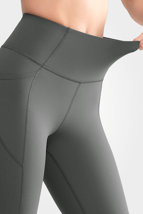 Echo biker shorts med hög midja, fickor och sidoperforering, 20 cm | Damsportshorts med högt stöd