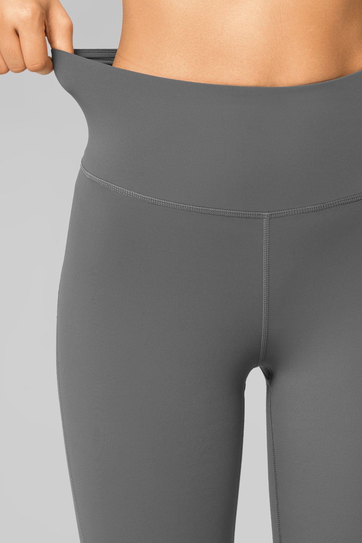 Echo högmidjade löparshorts med kort passform, 23 cm | Damsportshorts med högt stöd
