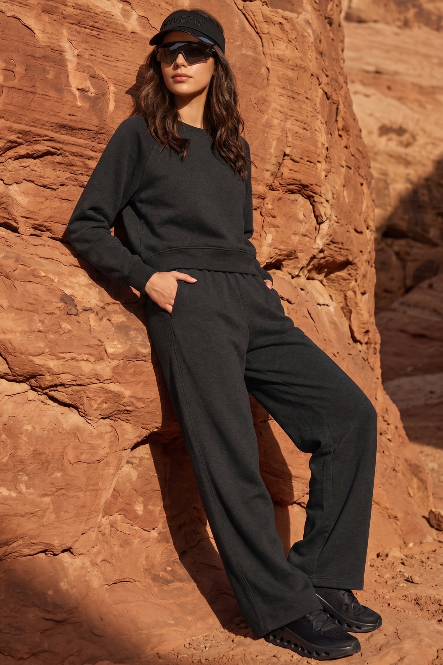 8YARDS レディース CB STUCK CREWNECK SWEAT Anywhere™ Cropped Stretch Sweatshirt With Relax Fit | Women's