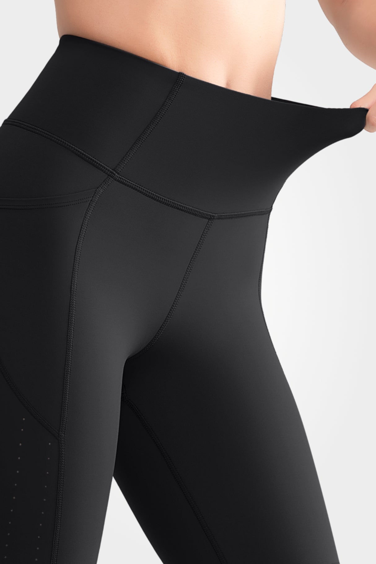 Pantaloncini da ciclista traforati con tasche laterali a vita alta Echo, 8" | Pantaloncini sportivi ad alto supporto da donna