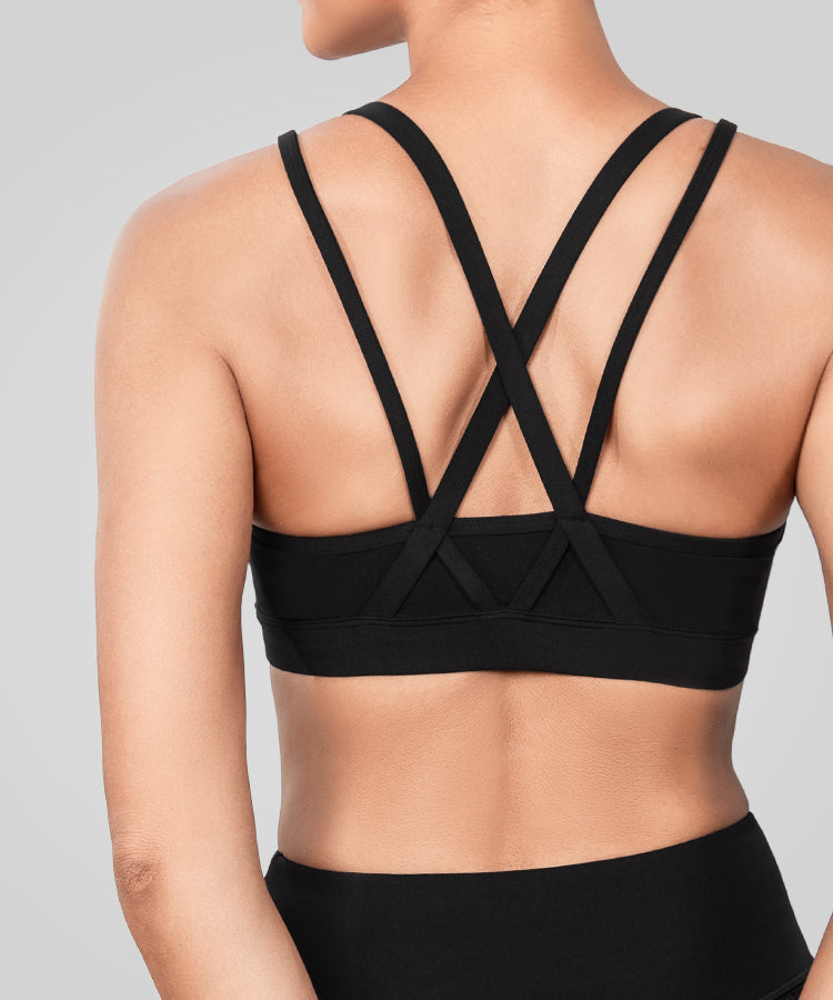 Sujetador de yoga acolchado Echo Long con tirantes cruzados dobles | Sujetador deportivo de sujeción ligera para mujer