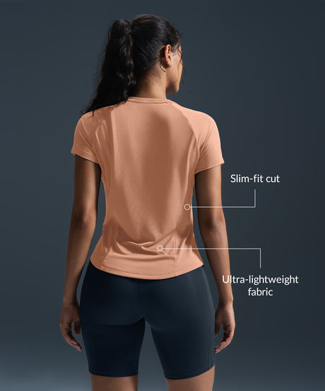 Ultralätt Cool Touch Slim Fit T-shirt | Kortärmad T-shirt för kvinnor