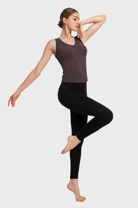 Camiseta de tirantes con escote en V y almohadillas integradas | Camiseta deportiva para mujer
