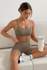 Reggiseno yoga imbottito con scollo a barchetta e spalline sottili Anywhere | Reggiseno sportivo con supporto leggero da donna