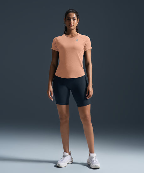 Ultralätt Cool Touch Slim Fit T-shirt | Kortärmad T-shirt för kvinnor