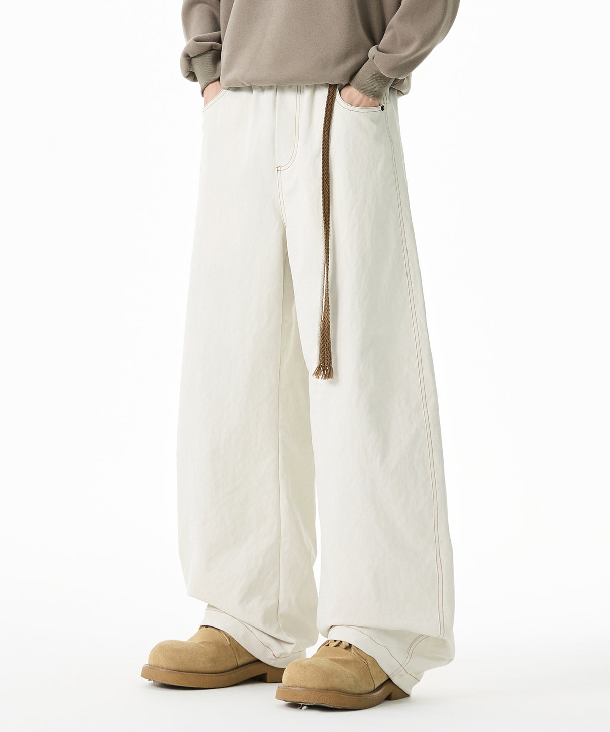 Bequeme, lässige Hose mit mehreren Taschen und Gürtel, 27 Zoll | Damenhose