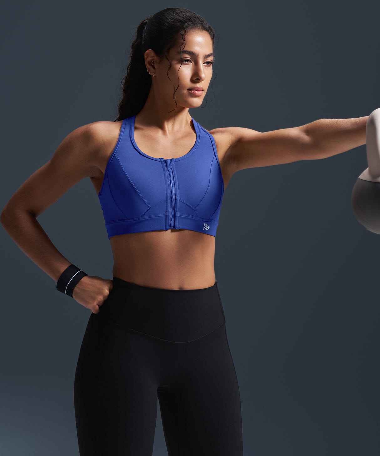 Sujetador deportivo de running con espalda nadadora, acolchado y malla con cremallera frontal Enfold | Sujetador deportivo de alta sujeción para mujer