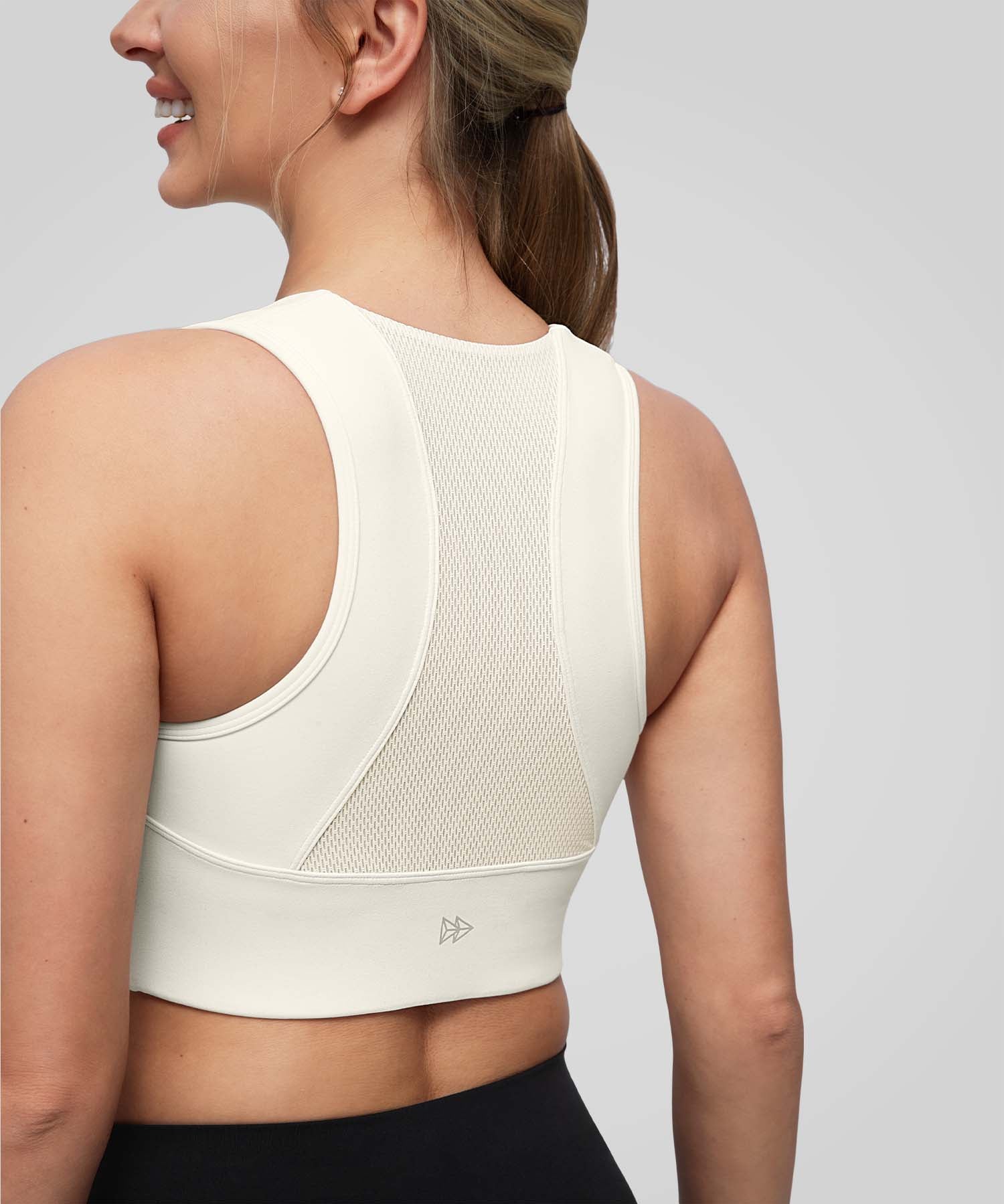 Sculpt Sleek Underbust Contour Seam Yoga Bra| Women's Light Support Sports Bra