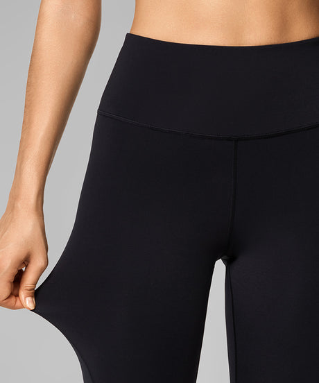 Echo högmidjade löparshorts med kort passform, 23 cm | Damsportshorts med högt stöd
